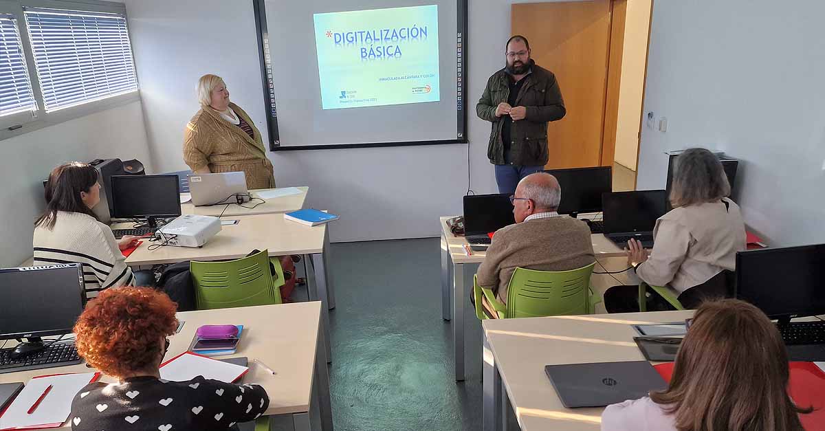 Inaugurado el curso de Digitalización Básica, que ayuda a romper la brecha digital