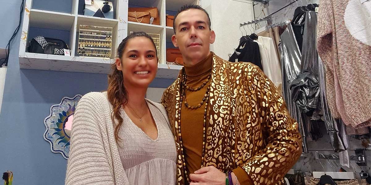 Calleja felicita a Rocío Torres por la apertura de "Nuely", una tienda de ropa y complementos para mujer