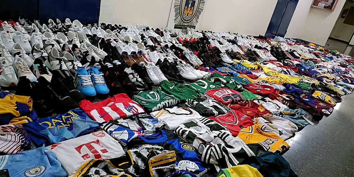 La Policía Local decomisa más de medio millar de artículos falsificados en Valdelagrana