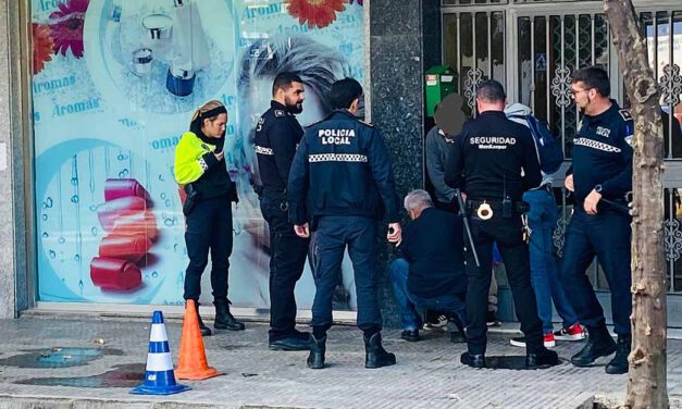 Detenido una persona por robar en el interior de una céntrica droguería de El Puerto