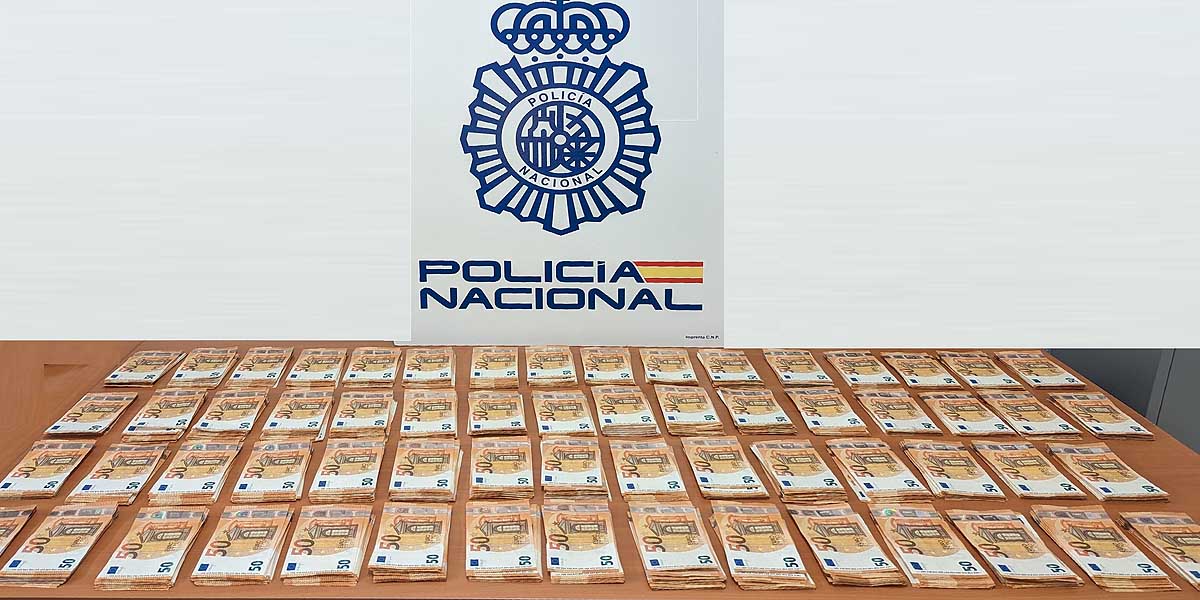 La Policía Nacional detiene a  dos personas por su presunta responsabilidad en el hurto de más de 60.000 euros