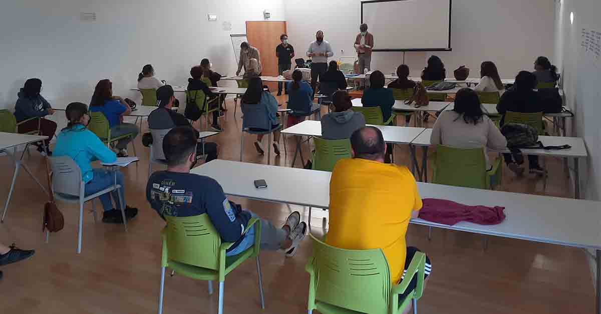 Clausura del curso de formación de "Ayuda a domicilio y personas dependientes" en el Centro Cívico