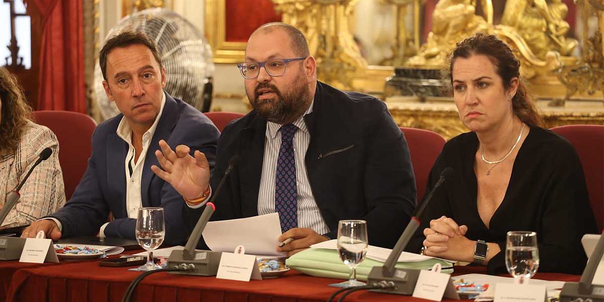 El PP de El Puerto denuncia la incongruencia y falta de lealtad del socialista Ángel González con su tierra