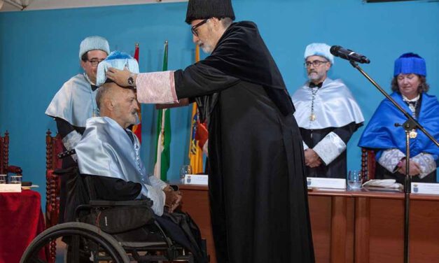 El arqueólogo Francisco Giles Pacheco, doctor Honoris Causa de la UCA