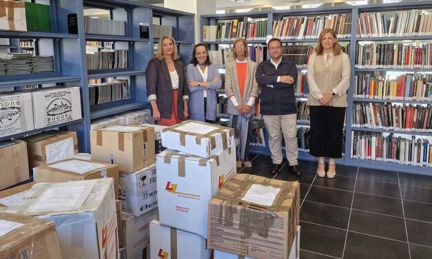 La familia de Luis Suárez Ávila dona a la Biblioteca María Teresa León un fondo de casi 5.000 ejemplares
