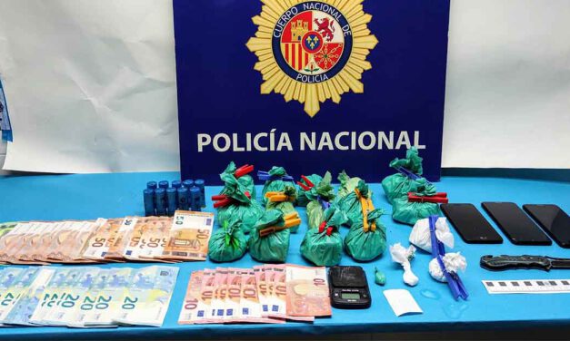 Dos detenidos y un punto de venta de droga desarticulado en El Puerto