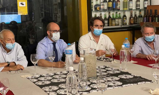 Los empresarios de El Puerto reconocen la trayectoria de Juan Carlos Gutiérrez Colosía