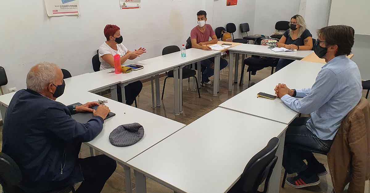 IU y CCOO abordan con preocupación el futuro de las contratas municipales