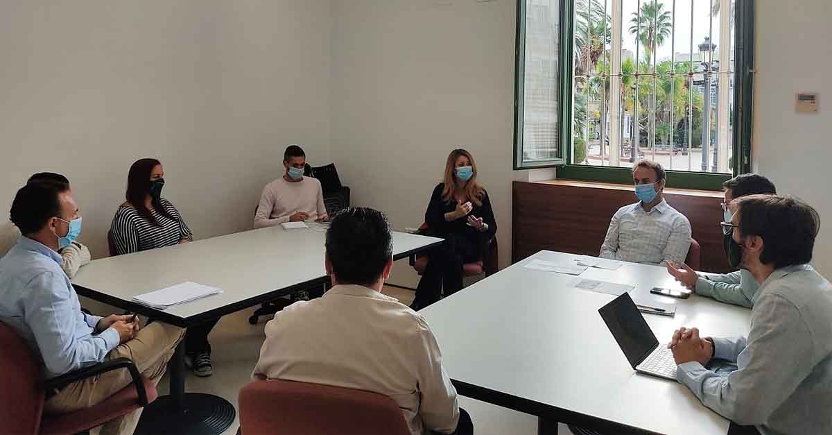 La oposición acepta la participación ofrecida para elaborar los nuevos pliegos, pero rechaza el formato