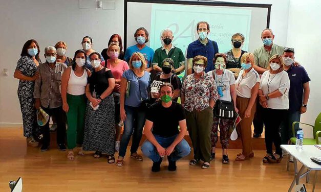 La formación es poder, así concluye la comunidad vecinal de Los Milagros tras el seminario Eracis