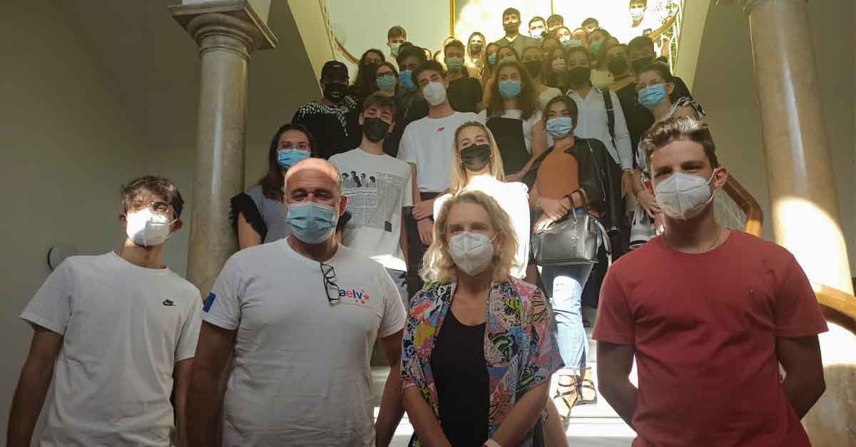 El Ayuntamiento recibe a alumnos de Italia que realizan sus prácticas profesionales en El Puerto