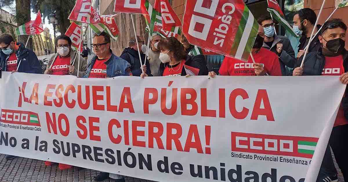 IU denuncia el cierre de unidades en la educación pública