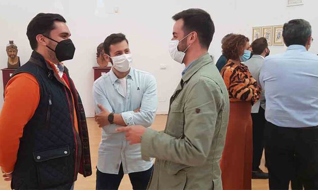 Inaugurada la exposición "Trazos de Pasión: entre pinceles y píxeles"