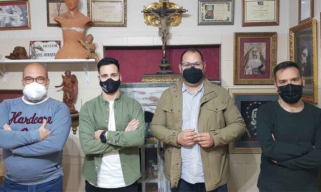 El Centro Cívico acoge la exposición "Trazos de Pasión: entre pinceles y píxeles"