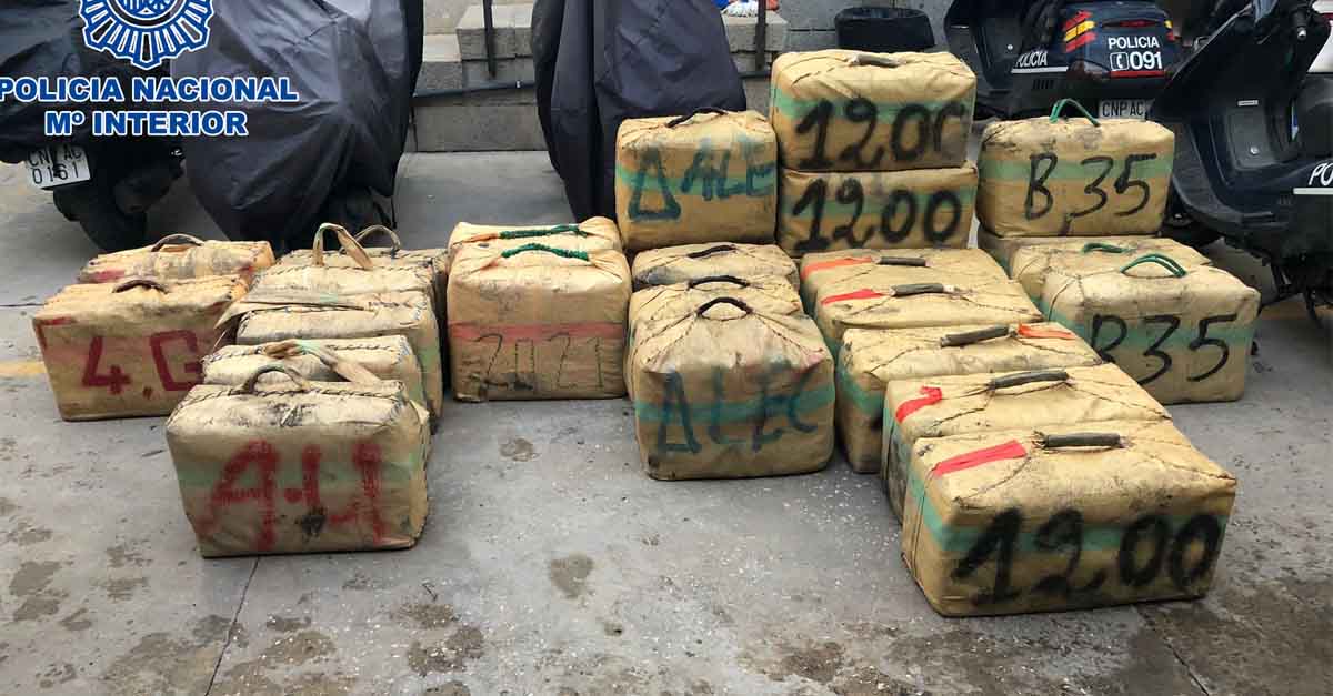 Intervienen en El Puerto más de 800 kilos de hachís tras frustrar un alijo  en el río Guadalete