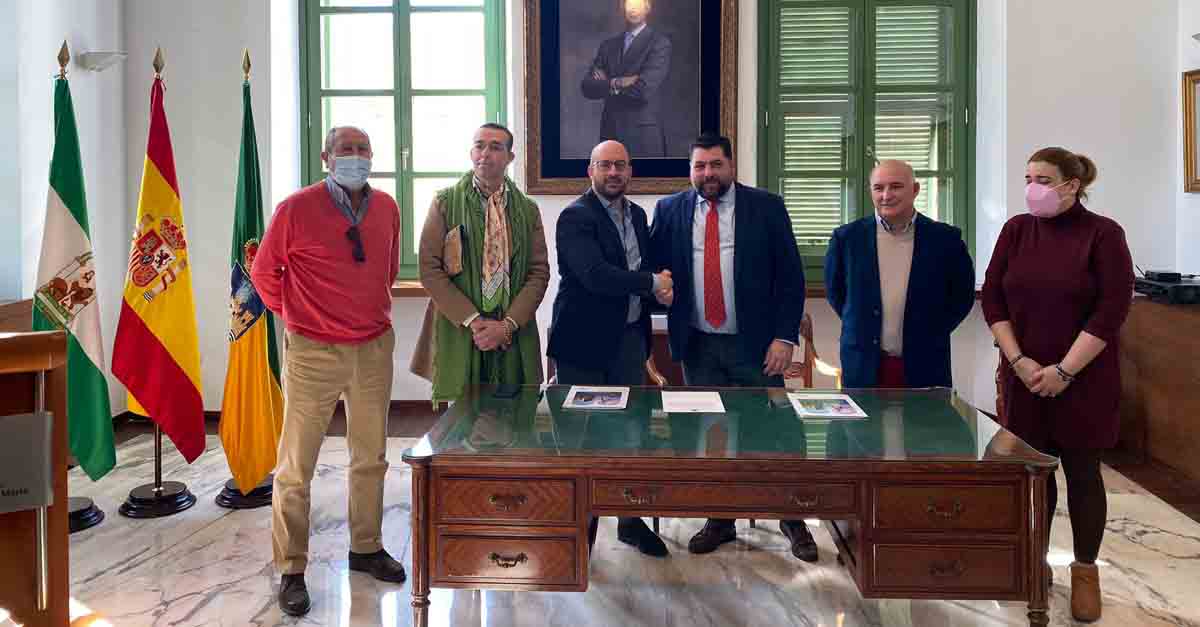 Ayuntamiento y Consejo Local de Hermandades suman esfuerzos por engrandecer la Semana Santa