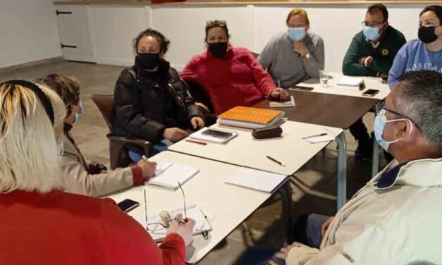 La Flave se reúne con la asociación vecinal El Castillo