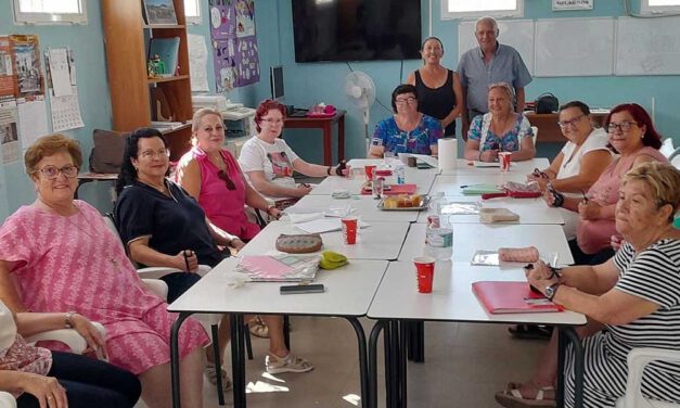 Los Milagros solicita un refuerzo de limpieza en la plaza principal, papeleras o bancos