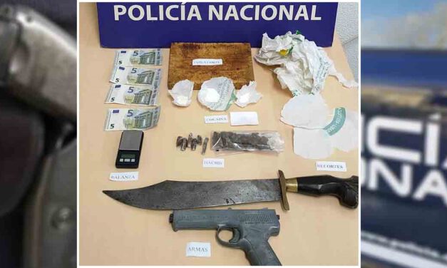 Detenida una pareja que vendía droga en una vivienda de la calle Revolera