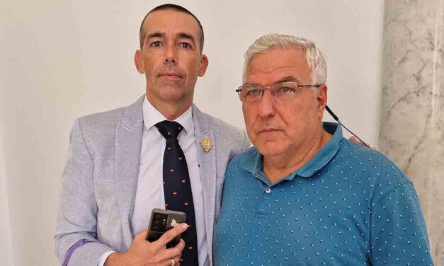 El cartel de la Visita a los Patios a la Luz de las Mariposas se presenta este jueves