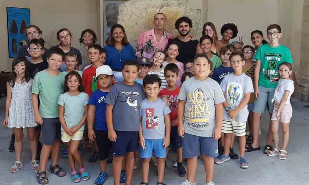 32 alumnos portuenses viajan a la Prehistoria gracias a un taller organizado por el Museo