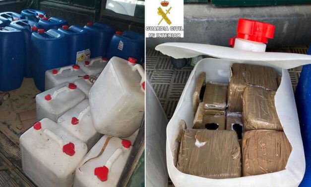 Dos detenidos en El Puerto que pretendían alijar 860 kilos de hachís en garrafas por el Guadalete