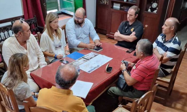 Gobierno local y Afligidos abordan el anteproyecto de rehabilitación del Hospital San Juan de Dios