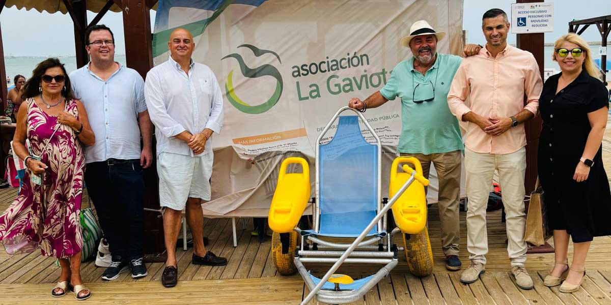El PSOE visita los módulos de movilidad reducida en playas