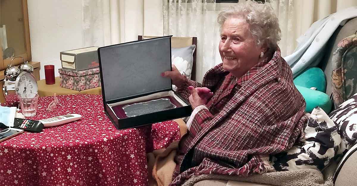 Los Belenistas Portuenses rinden homenaje a Esperanza Vargas, a sus 92 años