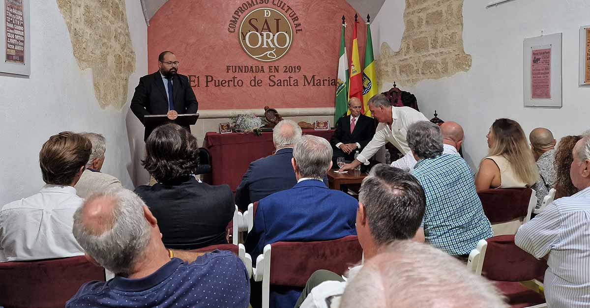 “De Sal y Oro” nombra socio de honor al banderillero Antonio González Sabio en reconocimiento a su trayectoria