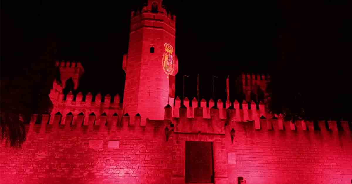 El Castillo de San Marcos se ilumina de rojo carmesí por el 54 cumpleaños de Felipe VI