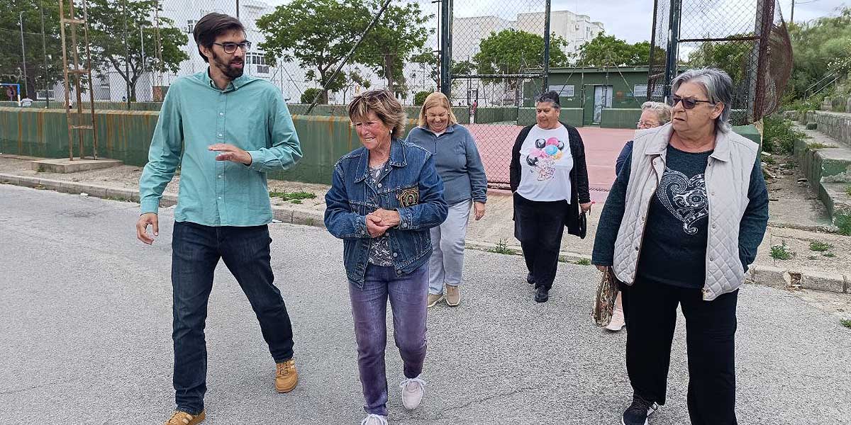 IU atiende las demandas de la barriada de Sudamérica