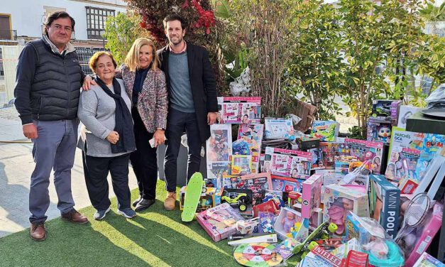 La Hermandad del Rocío de El Puerto repartirá más de 500 regalos con la campaña 'Ningún niño sin juguetes'