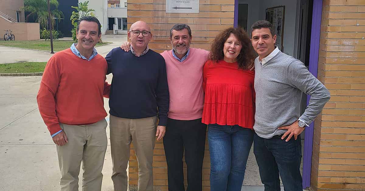 La Junta entrega al Ayuntamiento de El Puerto la placa que nos reconoce como Municipio Joven