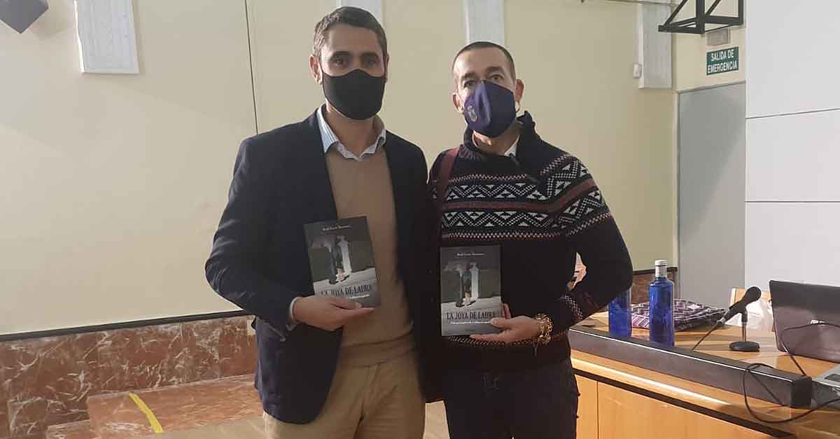 El portuense Raúl León Moresco presenta su primera novela, “La joya de Laura”