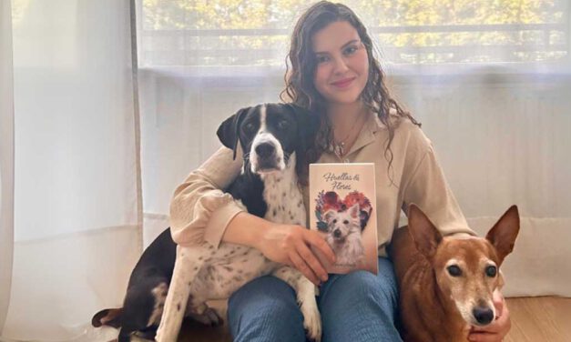 Laura Arcila presenta este viernes en la Casa de Los Toruños su tercera novela "Huellas & Flores"