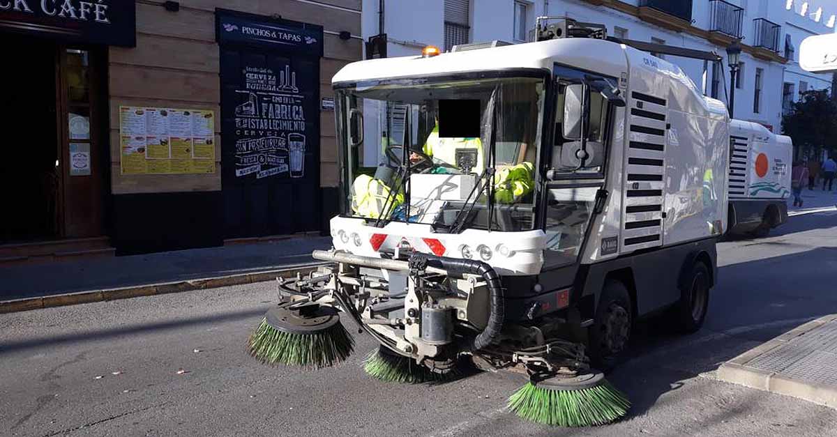 El Puerto activa durante toda la Semana Santa un dispositivo extraordinario de limpieza