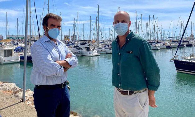 Alegre se reúne con el director de Puerto Sherry para abordar el futuro del servicio de autobuses