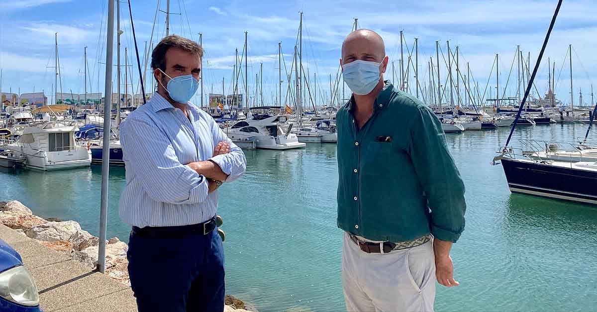 Alegre se reúne con el director de Puerto Sherry para abordar el futuro del servicio de autobuses