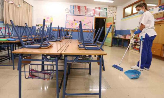 IU eleva al pleno la situación del contrato de limpieza de colegios y dependencias municipales