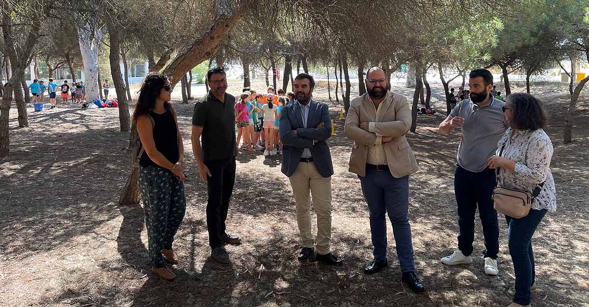 Más de 200 escolares celebran el Día Mundial del Medio Ambiente para concienciar sobre la reducción de plásticos