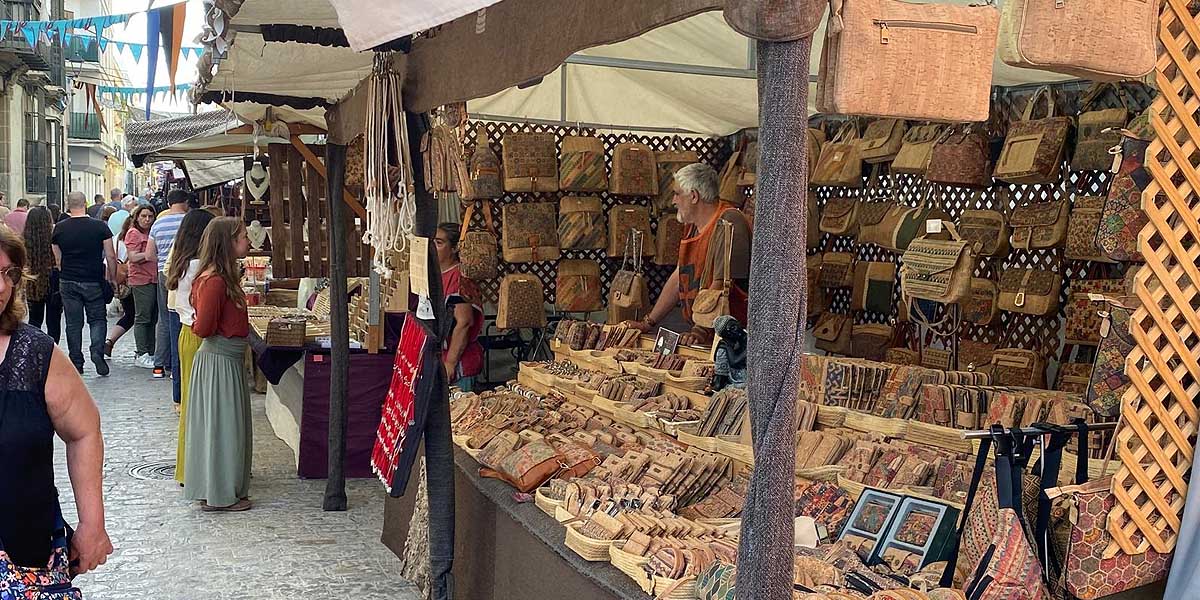 La Plaza del Castillo acoge ya el Mercado Medieval