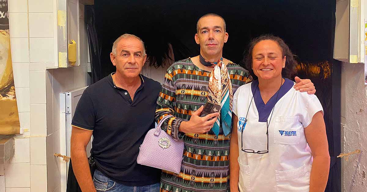 El Mercado de Abastos presenta una lograda ornamentación de Halloween