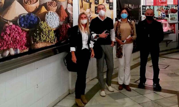 El Mercado de Abastos, solidario por Navidad