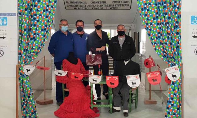 El Mercado de Abastos se engalana de Feria en un guiño a la Fiesta de Primavera