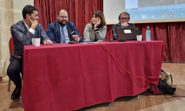 El ciclo de conferencias sobre la Sierra de San Cristóbal subraya el valor del yacimiento de Doña Blanca en la historia de Occidente