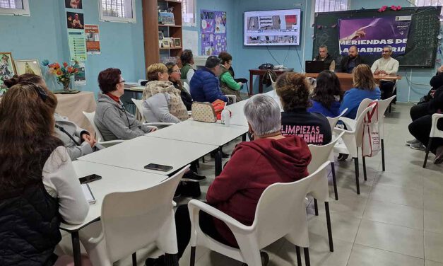 Bello se reúne con los vecinos de Los Milagros para abordar la evolución de los trabajos en la barriada