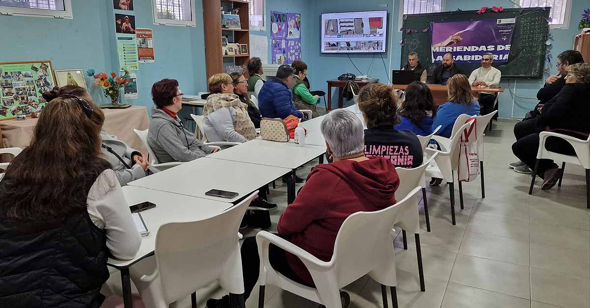 Bello se reúne con los vecinos de Los Milagros para abordar la evolución de los trabajos en la barriada