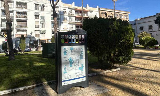 Medio Ambiente coloca minipuntos limpios en El Puerto, para acercar el reciclaje a los hogares