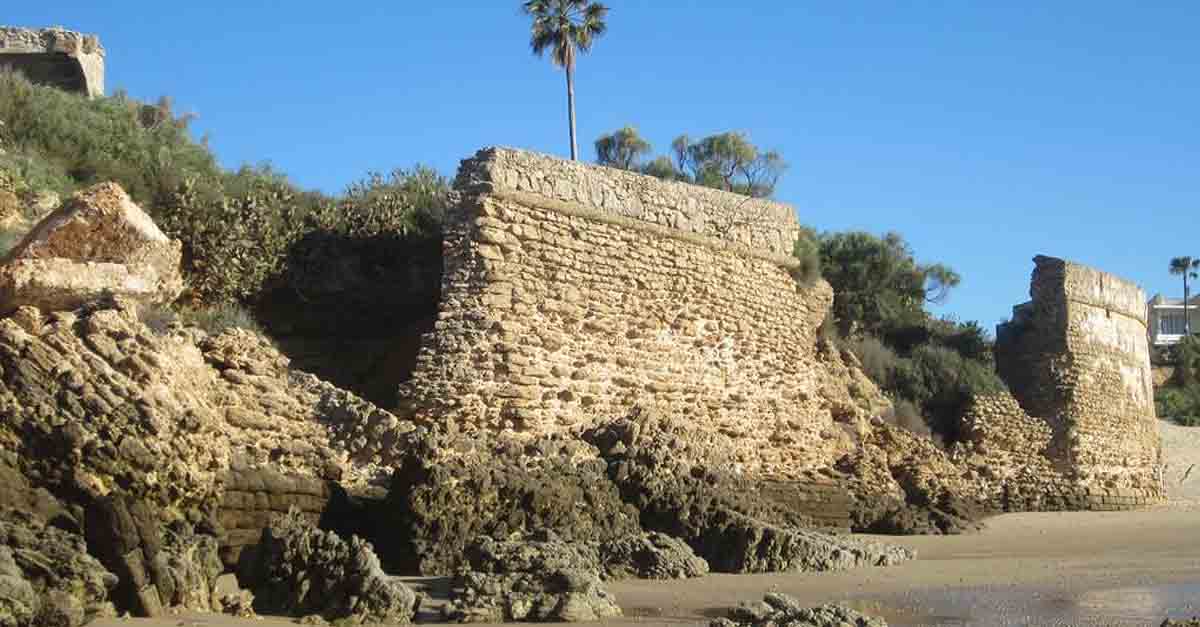 Betilo continúa trabajando para la reparación de la Muralla del Fuerte de Santa Catalina